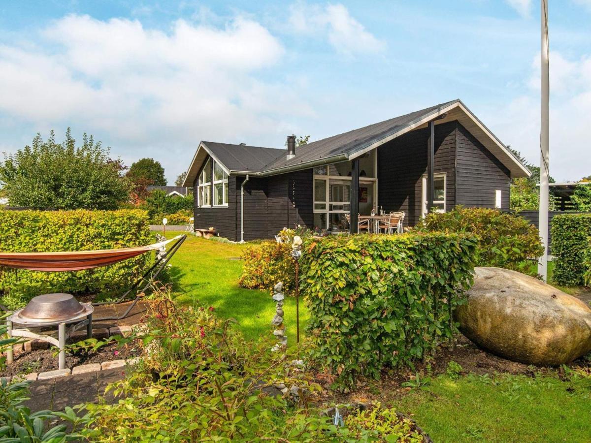 5 Person Holiday Home In Malling Eksteriør billede