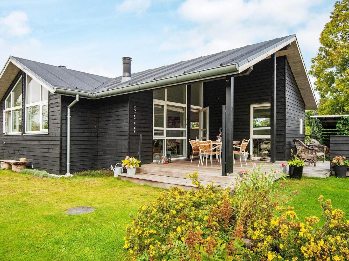 5 Person Holiday Home In Malling Eksteriør billede