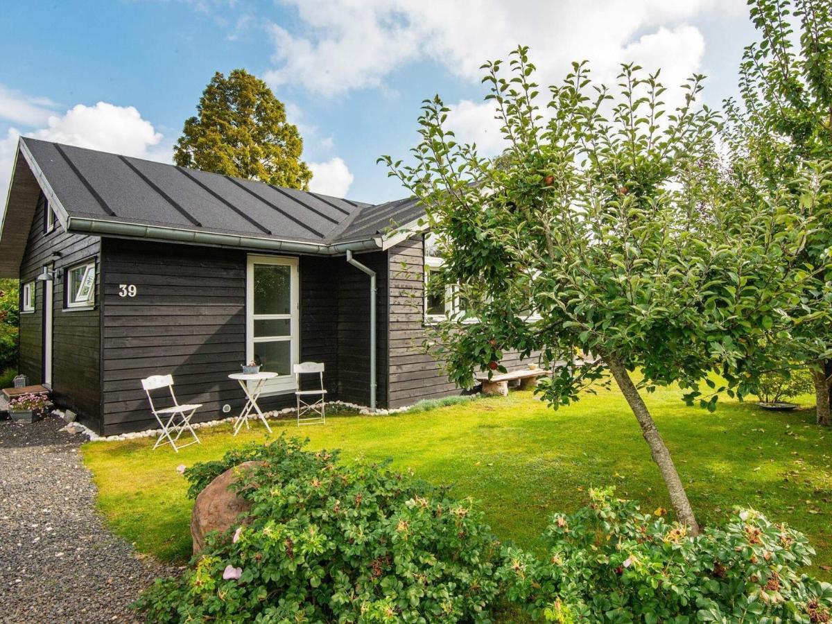 5 Person Holiday Home In Malling Eksteriør billede